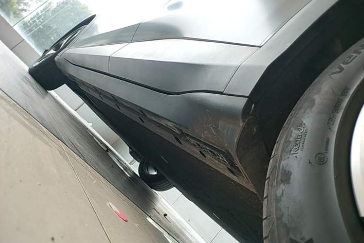 Used ARCFOX Alpha T5 2025 520 MAX Left Side Sill