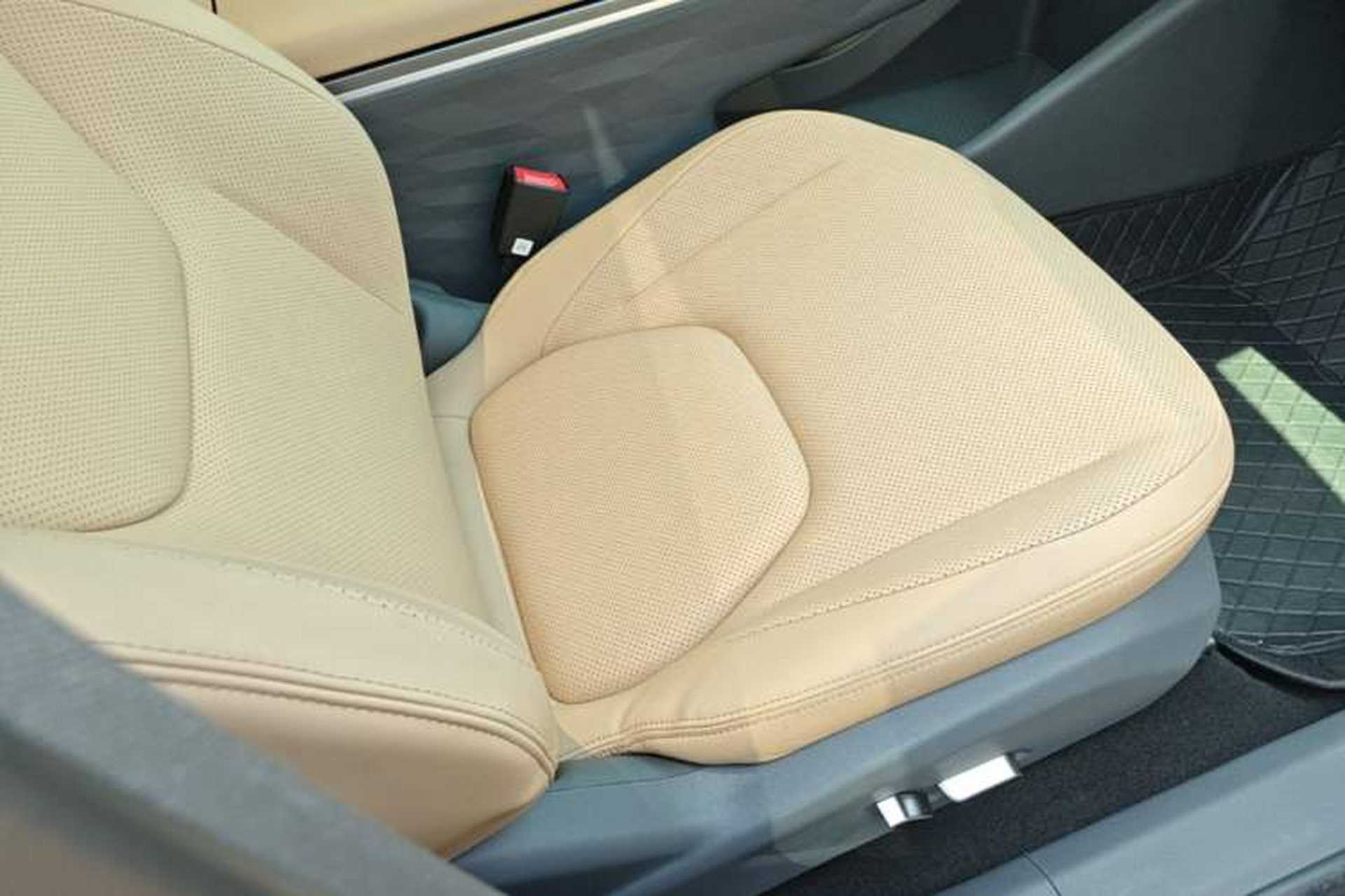Used ARCFOX Alpha T5 2025 660 MAX Right Front Seat