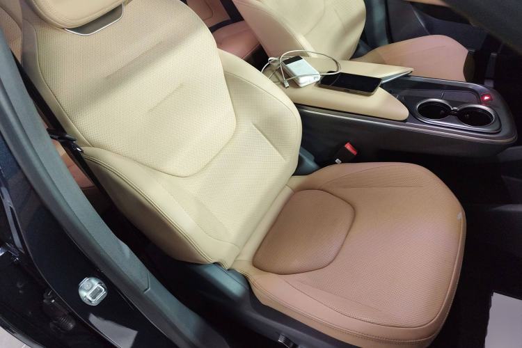 Used ARCFOX Alpha T5 2025 520 PRO Right Front Seat