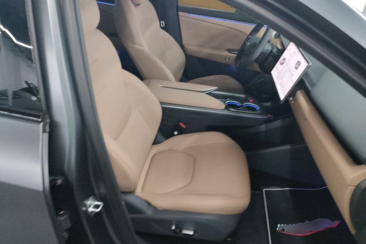 Used ARCFOX Alpha T5 2025 520 MAX Right Front Seat