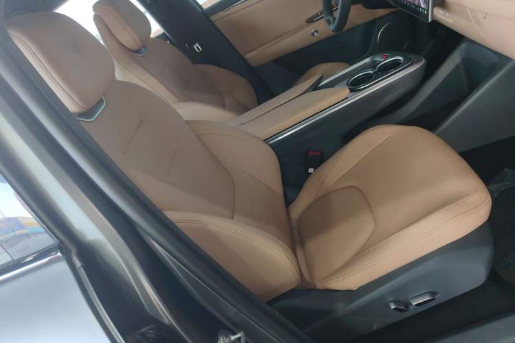 Used ARCFOX Alpha T5 2025 520 PRO Right Front Seat