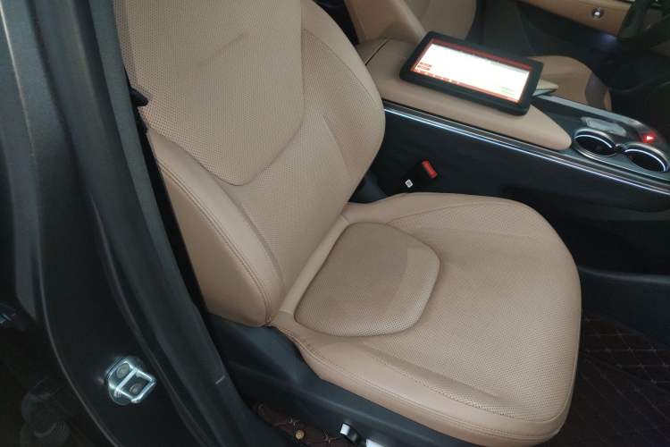 Used ARCFOX Alpha T5 2025 520 MAX Right Front Seat