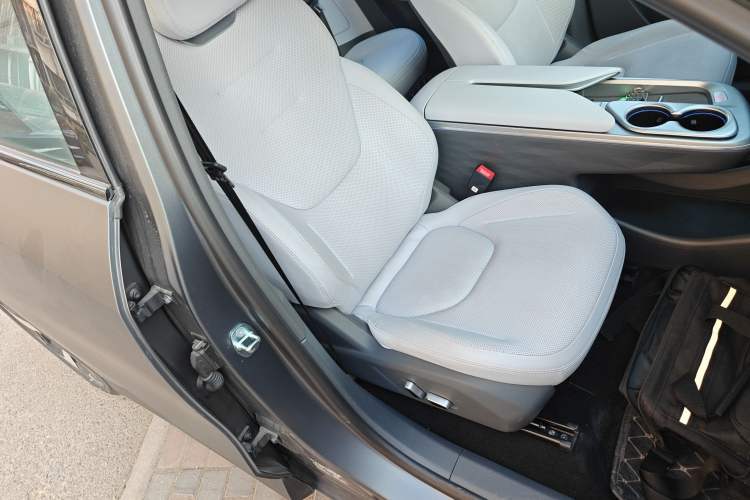 Used ARCFOX Alpha T5 2025 520 MAX Right Front Seat