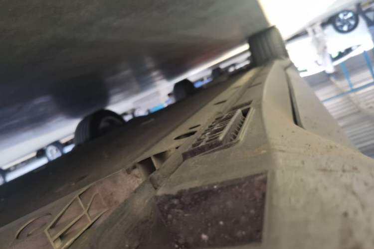 Used ARCFOX Alpha T5 2025 520 MAX Right Side Sill