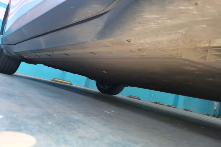 Used ARCFOX Alpha T5 2025 520 MAX Chassis Front Right