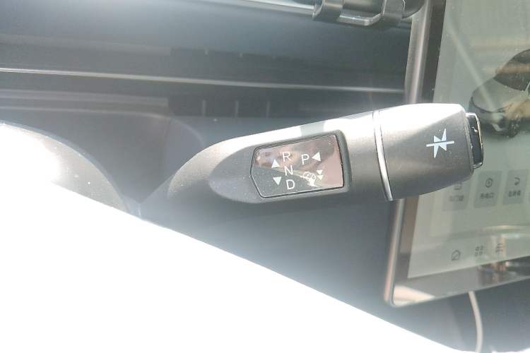 Used ARCFOX Alpha T5 2025 520 PRO Gear Lever