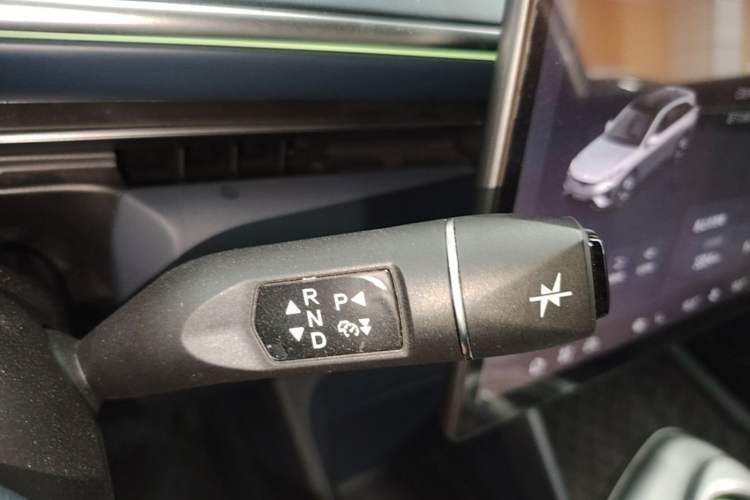 Used ARCFOX Alpha T5 2025 520 MAX Gear Lever