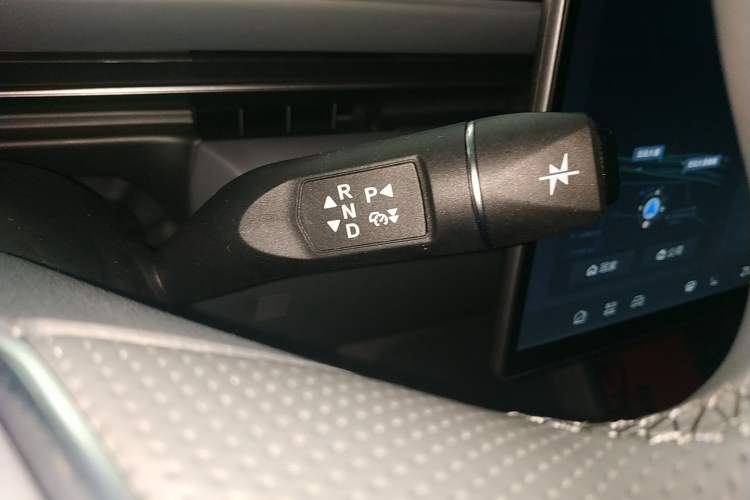Used ARCFOX Alpha T5 2025 520 PRO Gear Lever