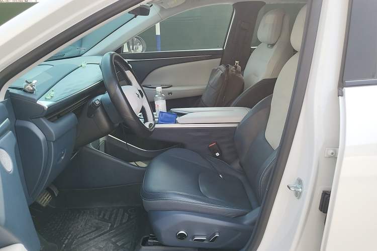 Used ARCFOX Alpha T5 2025 520 PRO Left Front Seat