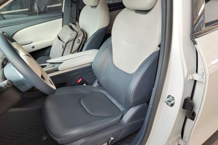 Used ARCFOX Alpha T5 2025 520 PRO Left Front Seat