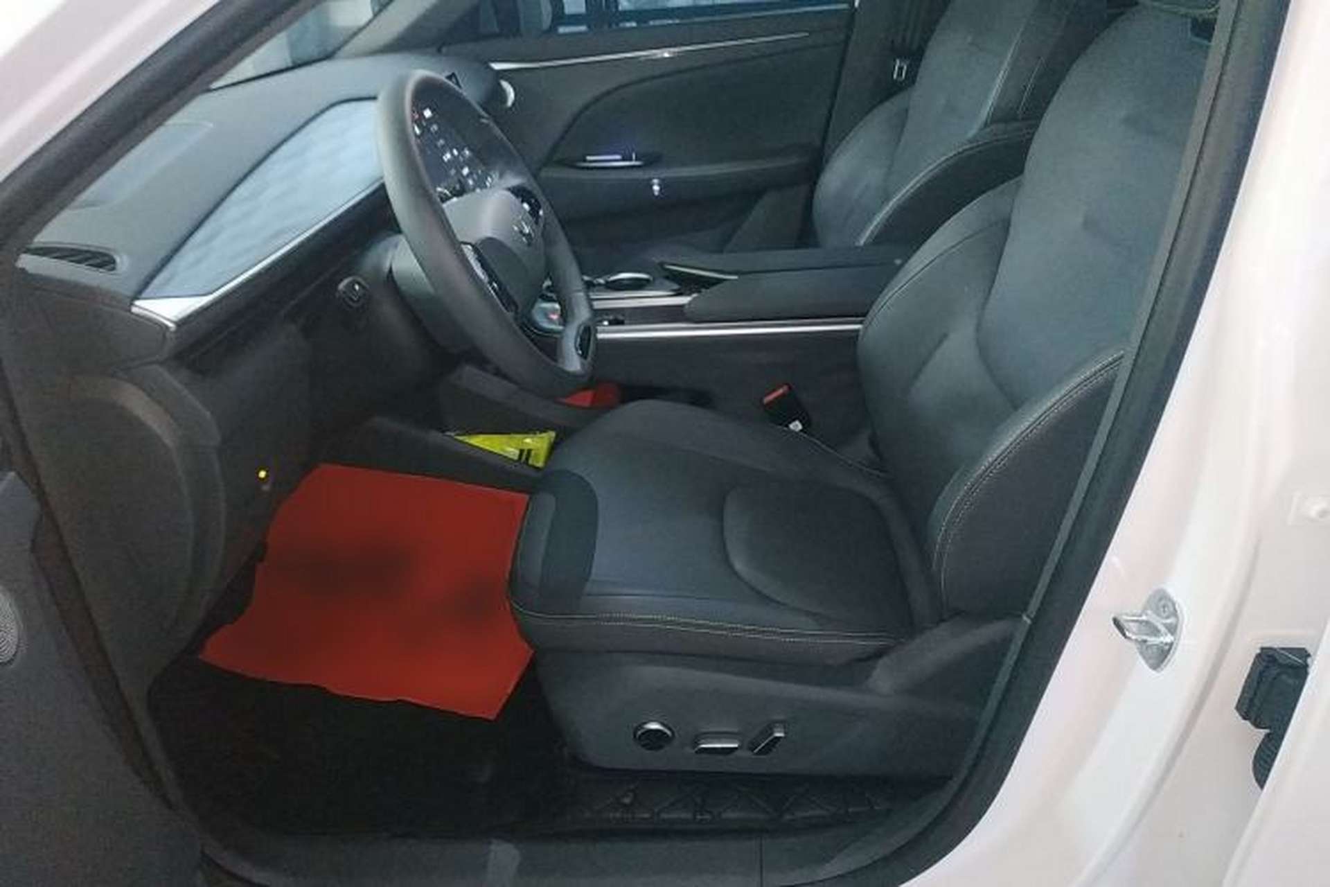 Used ARCFOX Alpha T5 2025 520 PRO Left Front Seat