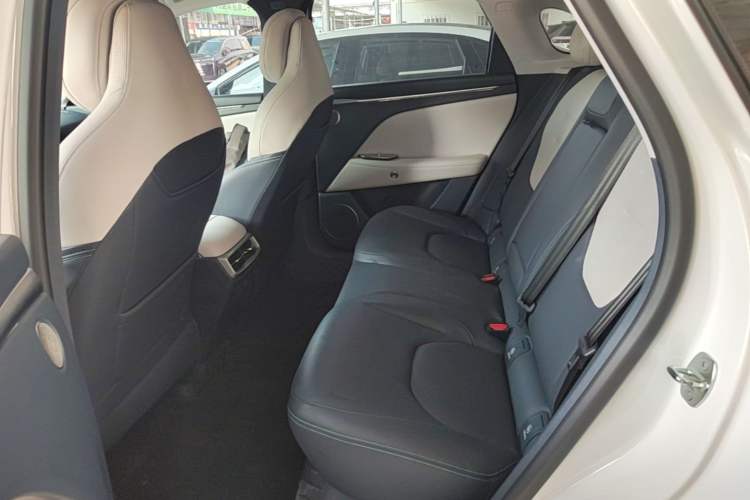 Used ARCFOX Alpha T5 2025 520 PRO Left Rear Seat