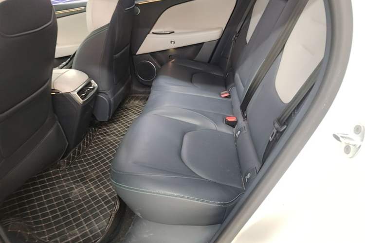 Used ARCFOX Alpha T5 2025 520 MAX Left Rear Seat