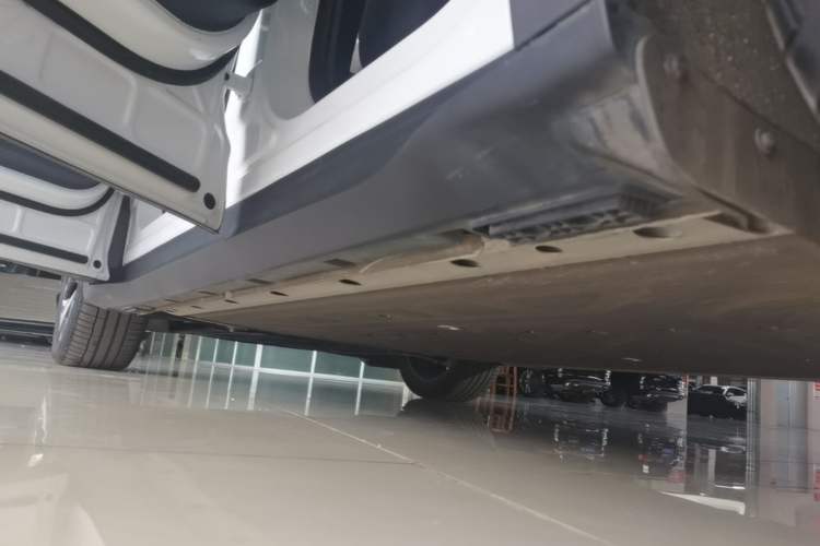 Used ARCFOX Alpha T5 2025 520 MAX Left Side Sill