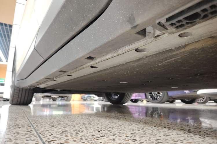 Used ARCFOX Alpha T5 2025 520 MAX Left Side Sill
