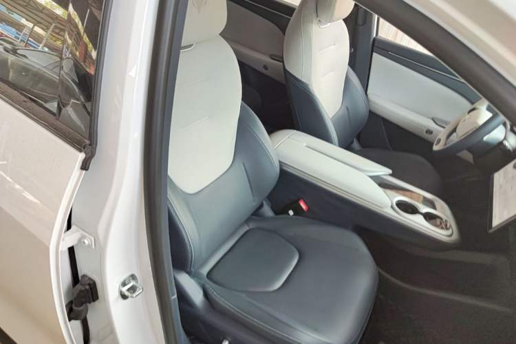 Used ARCFOX Alpha T5 2025 520 PRO Right Front Seat