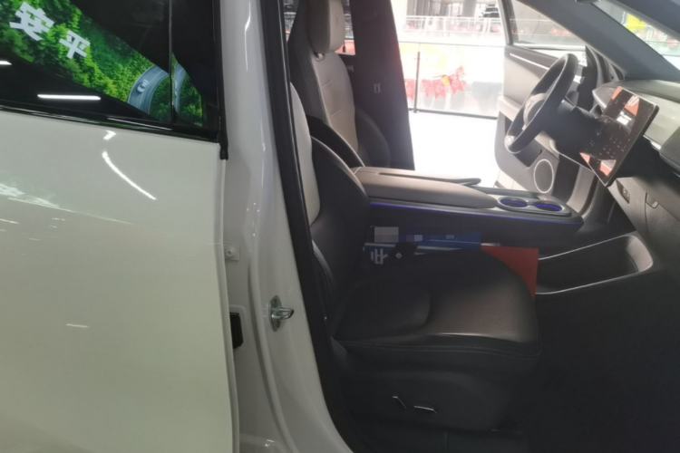 Used ARCFOX Alpha T5 2025 520 MAX Right Front Seat