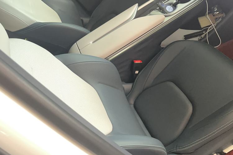 Used ARCFOX Alpha T5 2025 520 MAX Right Front Seat