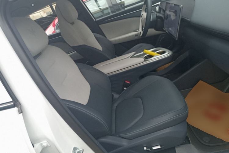 Used ARCFOX Alpha T5 2025 520 PRO Right Front Seat