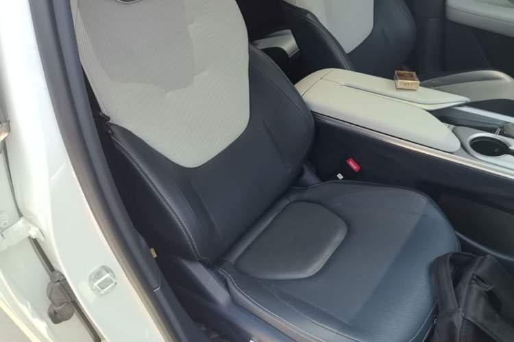 Used ARCFOX Alpha T5 2025 520 PRO Right Front Seat