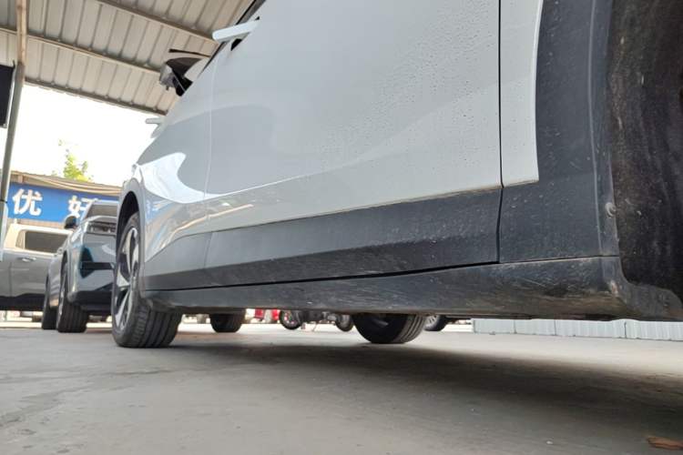 Used ARCFOX Alpha T5 2025 520 PRO Right Side Sill