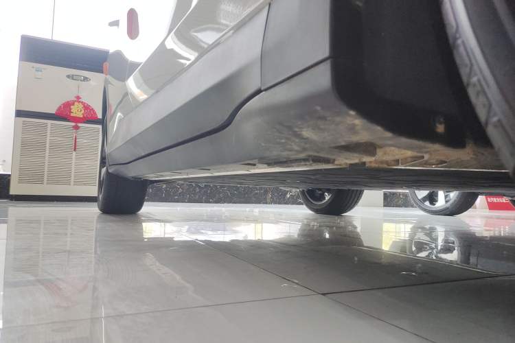 Used ARCFOX Alpha T5 2025 520 MAX Right Side Sill