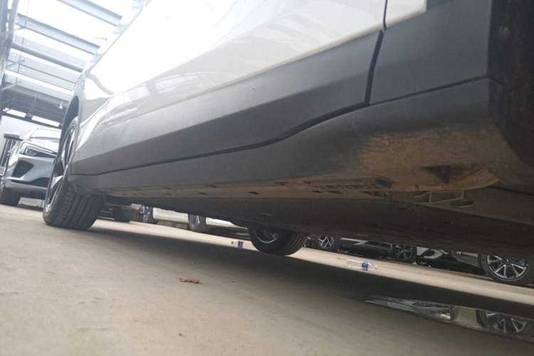 Used ARCFOX Alpha T5 2025 520 PRO Right Side Sill