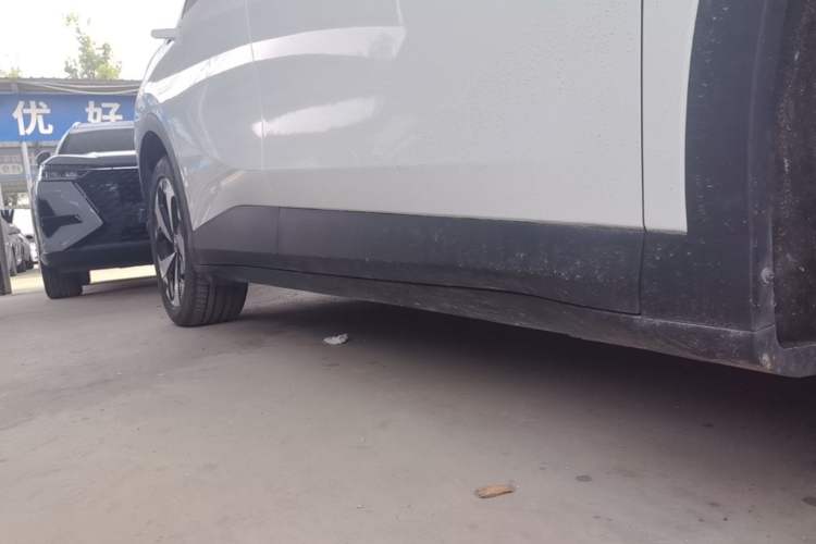 Used ARCFOX Alpha T5 2025 520 PRO Right Side Sill