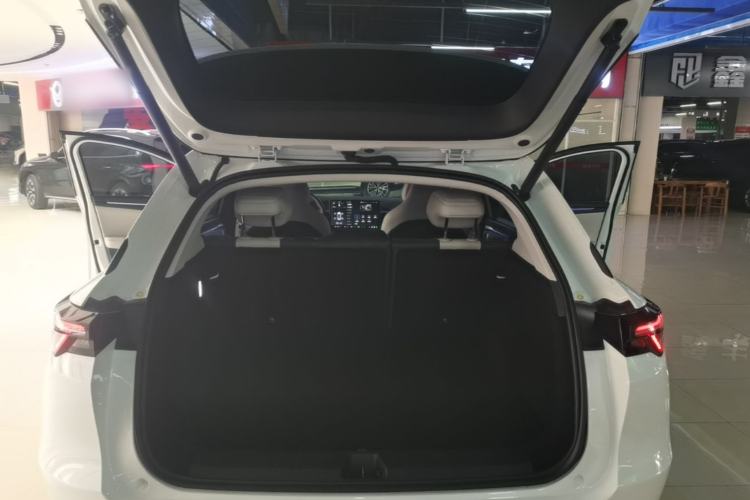 Used ARCFOX Alpha T5 2025 520 MAX Trunk