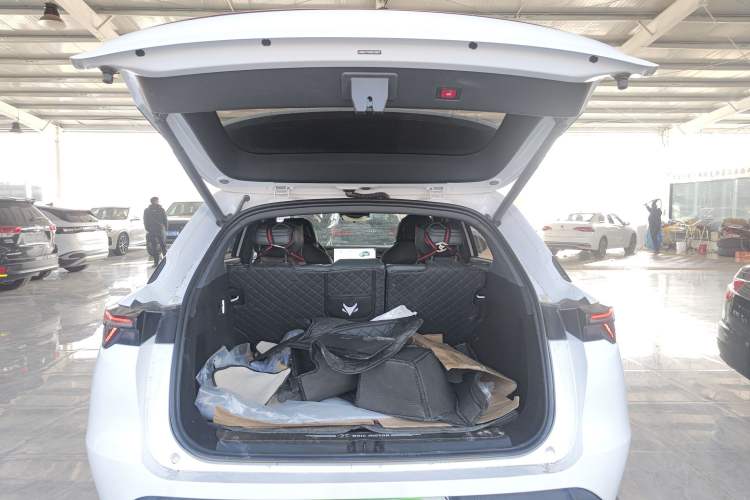 Used ARCFOX Alpha T5 2025 520 PRO Trunk