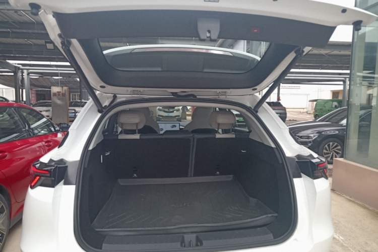 Used ARCFOX Alpha T5 2025 520 PRO Trunk
