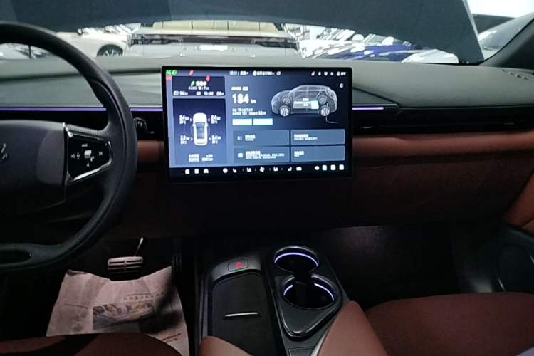 Used ARCFOX Alpha T5 2026 Model Pure Electric 660 Yuanjing Divine Driving Version Audio And AC Panel