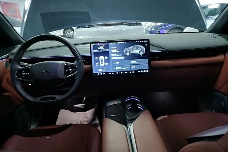 Used ARCFOX Alpha T5 2026 Model Pure Electric 660 Yuanjing Divine Driving Version Center Console