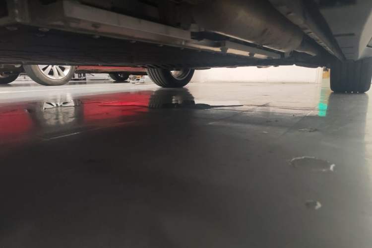 Used ARCFOX Alpha T5 2026 Model Range-Extended 1215 Yuanjing Smart Driving Version Chassis Front Left