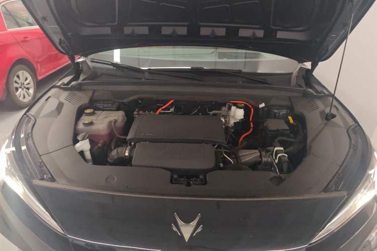 Used ARCFOX Alpha T5 2026 Model Range-Extended 1215 Yuanjing Smart Driving Version Engine Bay