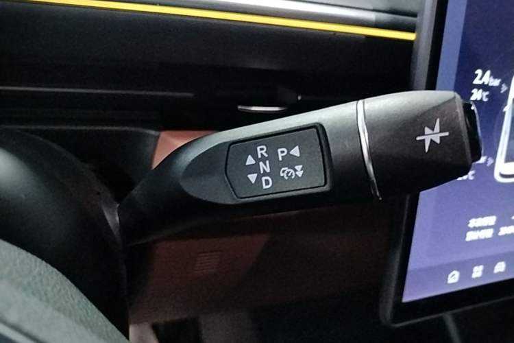 Used ARCFOX Alpha T5 2026 Model Pure Electric 660 Yuanjing Divine Driving Version Gear Lever