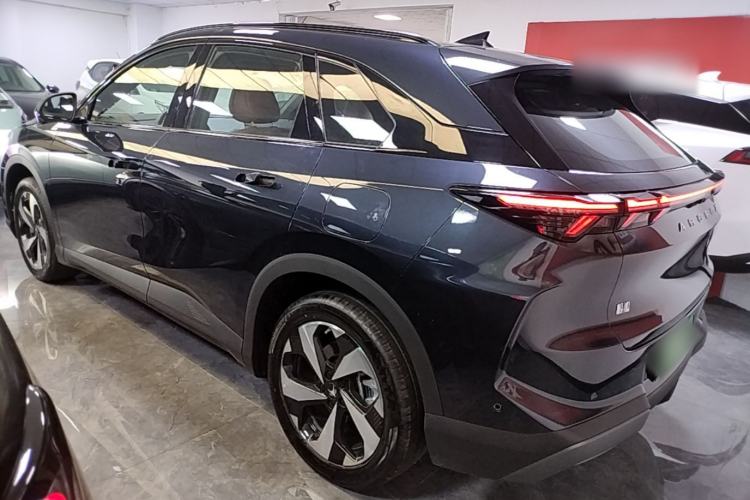 Used ARCFOX Alpha T5 2026 Model Range-Extended 1215 Yuanjing Smart Driving Version Rear Left 45 Deg