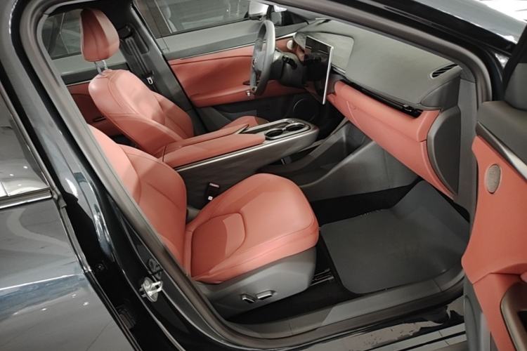 Used ARCFOX Alpha T5 2026 Model Range-Extended 1215 Yuanjing Smart Driving Version Right Front Seat