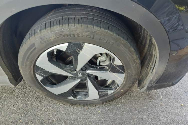 Used ARCFOX Alpha T5 2026 Model Pure Electric 560 Intelligent Enjoyment Version Right Front Wheel Hub