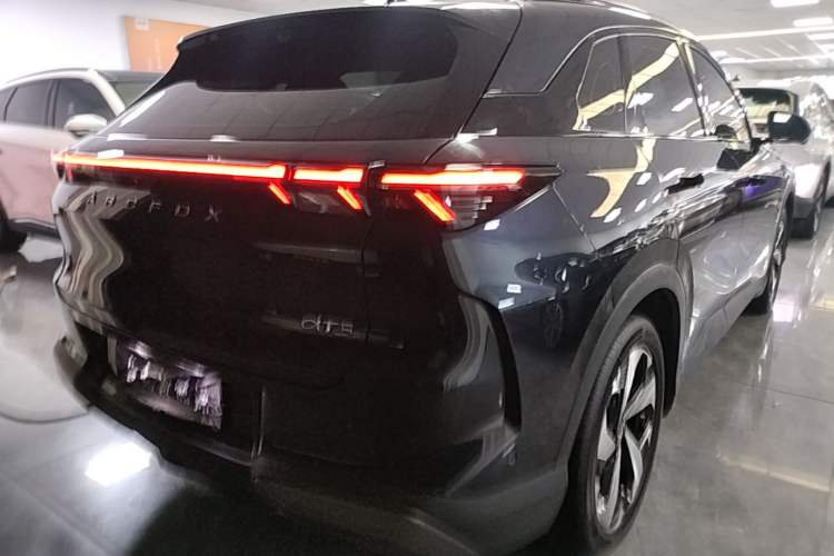 Used ARCFOX Alpha T5 2026 Model Pure Electric 660 Yuanjing Divine Driving Version Right Rear Taillight