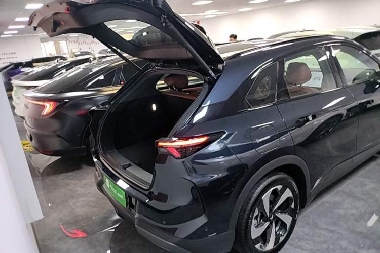 Used ARCFOX Alpha T5 2026 Model Range-Extended 1215 Yuanjing Smart Driving Version Trunk