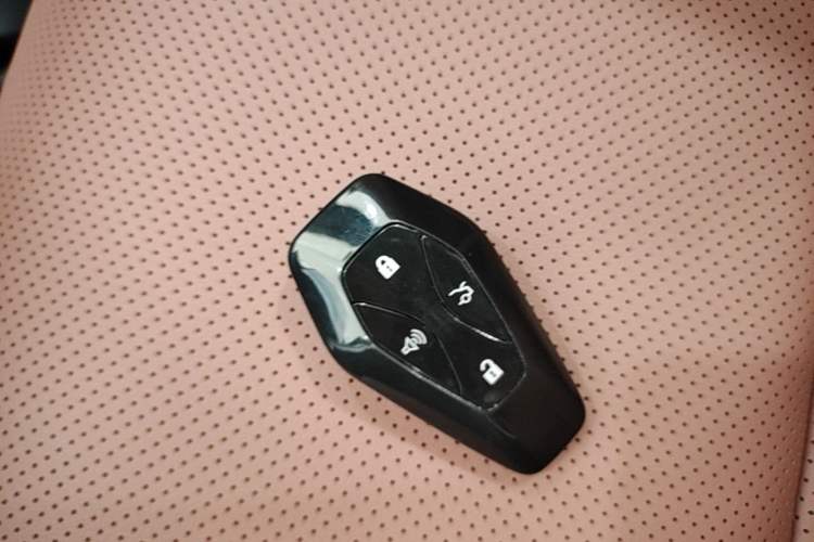 Used ARCFOX Alpha T5 2026 Model Range-Extended 1215 Yuanjing Smart Driving Version Vehicle Key