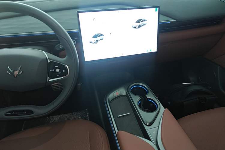 Used ARCFOX Alpha T5 2026 Model Range-Extended 1215 Yuanjing Smart Driving Version Audio And AC Panel