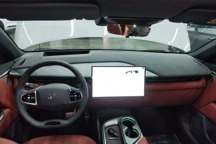 Used ARCFOX Alpha T5 2026 Model Range-Extended 1215 Yuanjing Smart Driving Version Center Console
