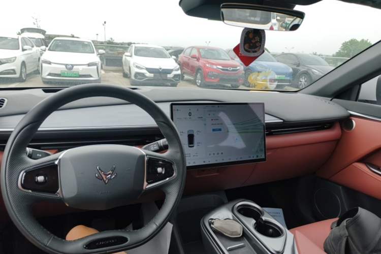 Used ARCFOX Alpha T5 2026 Model Range-Extended 1215 Yuanjing Smart Driving Version Center Console