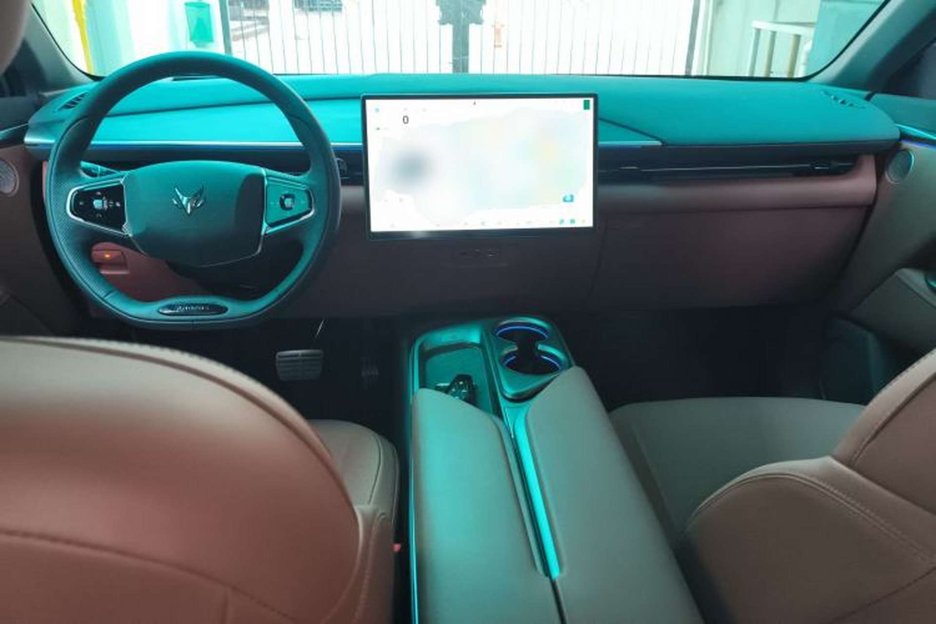 Used ARCFOX Alpha T5 2026 Model Pure Electric 660 Yuanjing Divine Driving Version Center Console