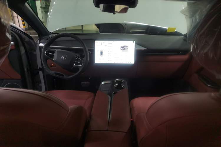 Used ARCFOX Alpha T5 2026 Model Range-Extended 1215 Yuanjing Smart Driving Version Center Console