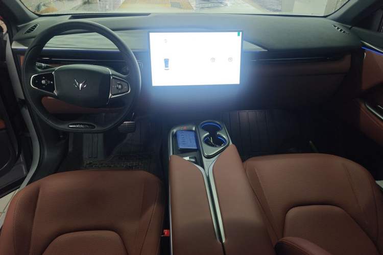 Used ARCFOX Alpha T5 2026 Model Range-Extended 1215 Yuanjing Smart Driving Version Center Console