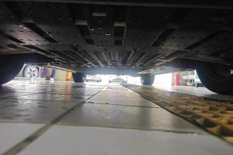 Used ARCFOX Alpha T5 2026 Model Range-Extended 1215 Yuanjing Smart Driving Version Chassis Front