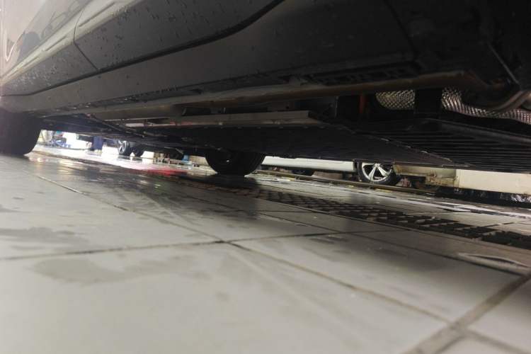 Used ARCFOX Alpha T5 2026 Model Range-Extended 1215 Yuanjing Smart Driving Version Chassis Rear Left